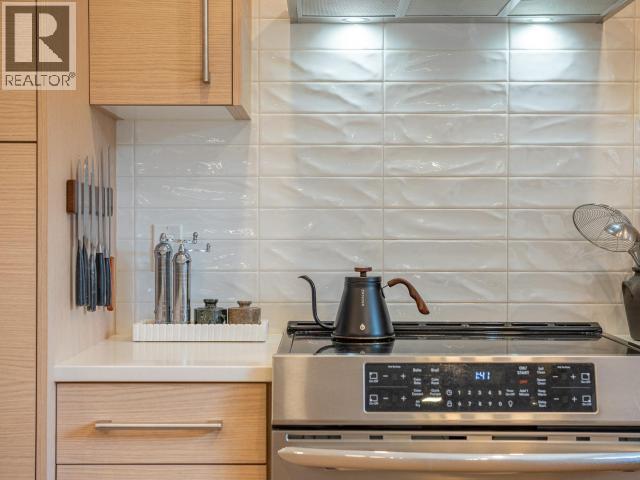 6385 SUTHERLAND AVE - 27