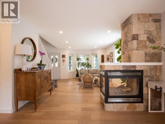 6385 SUTHERLAND AVE - 22