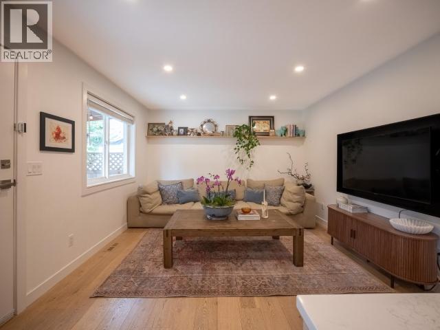 6385 SUTHERLAND AVE - 34