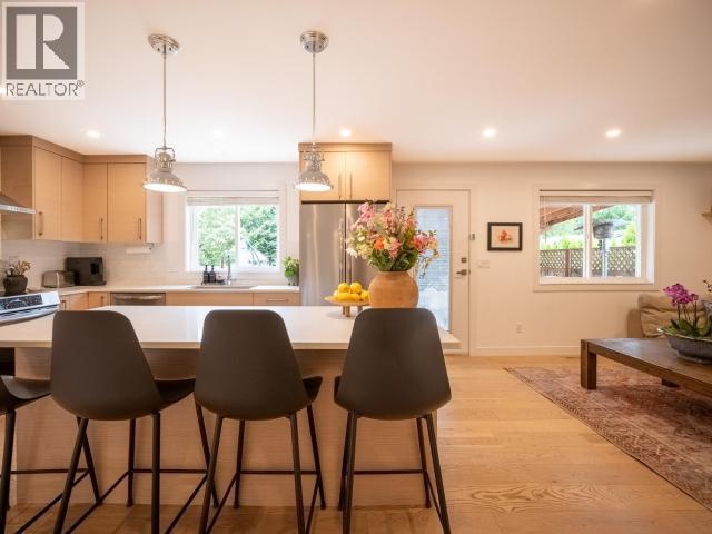 6385 SUTHERLAND AVE - 30