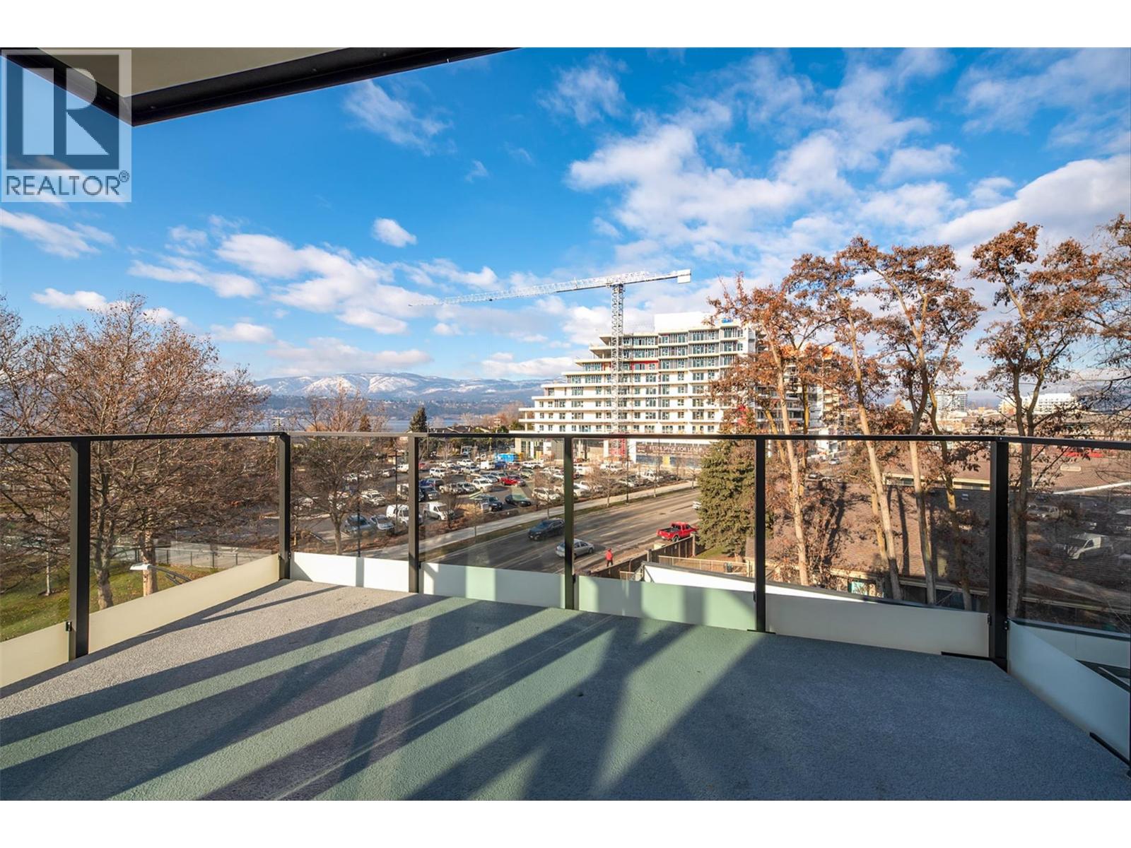 416 3389 Lakeshore Road, Kelowna