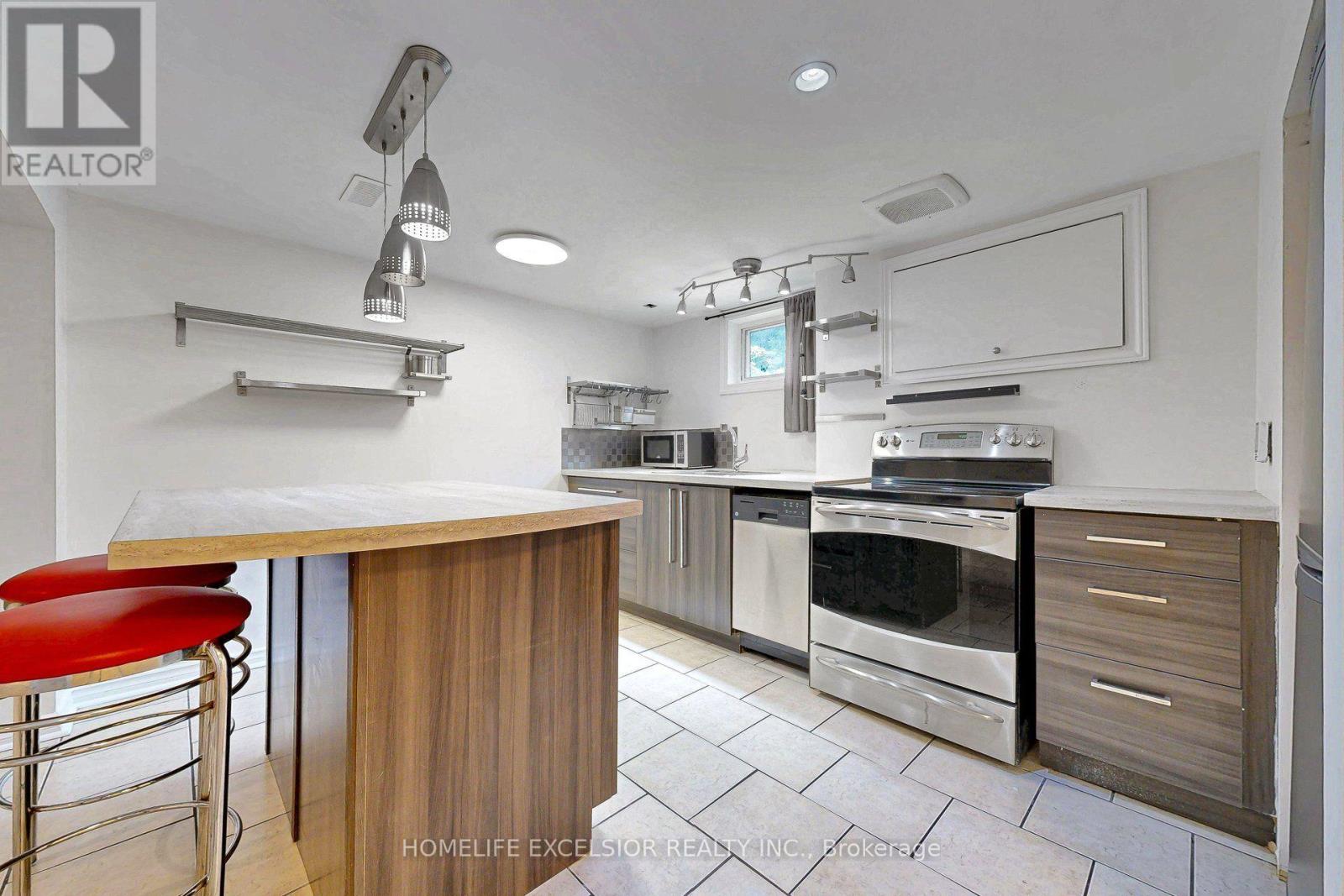 4 ALBERT STREET - 25