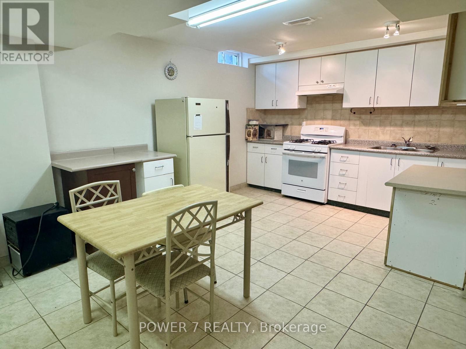 28 CLIVEDEN PLACE - 33