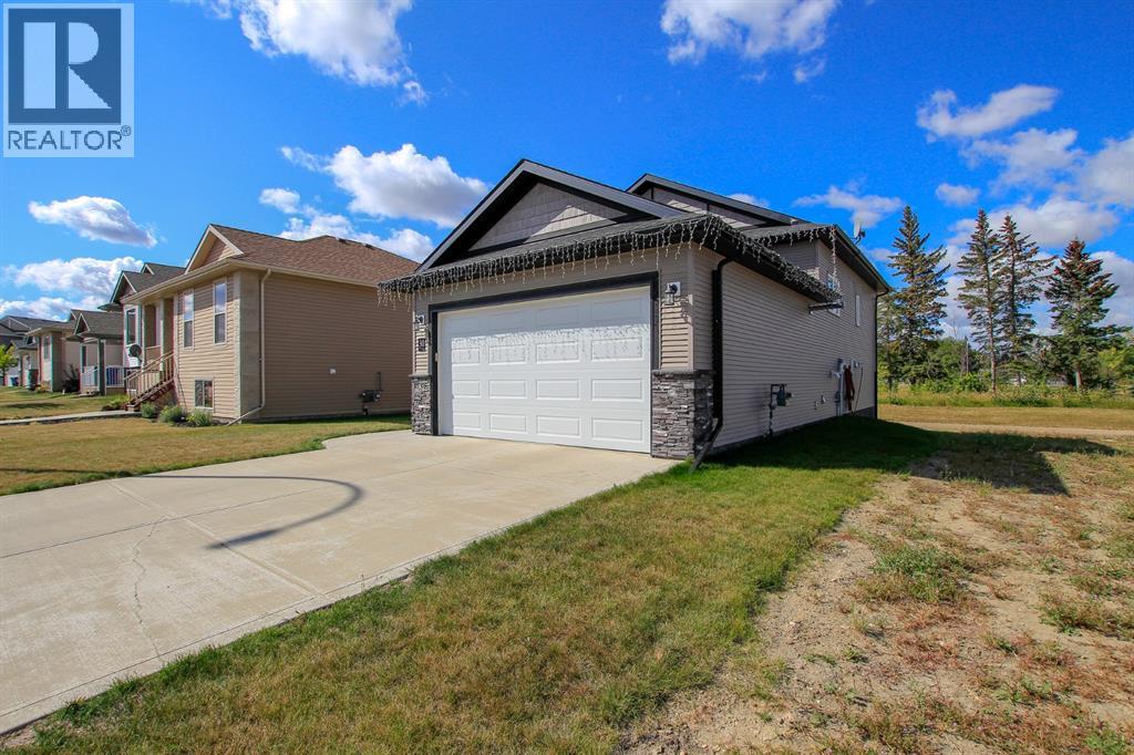 30 Henderson Crescent - 2