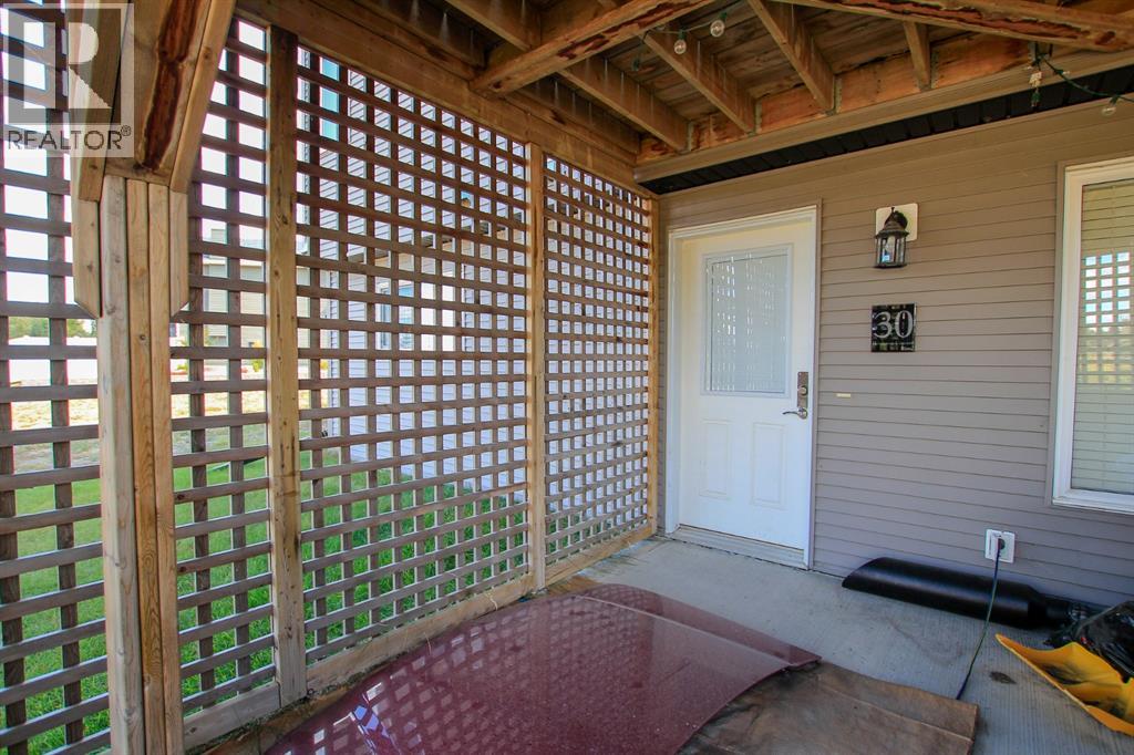 30 Henderson Crescent - 26