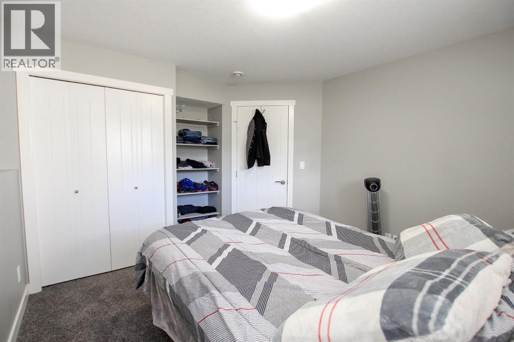 30 Henderson Crescent - 38