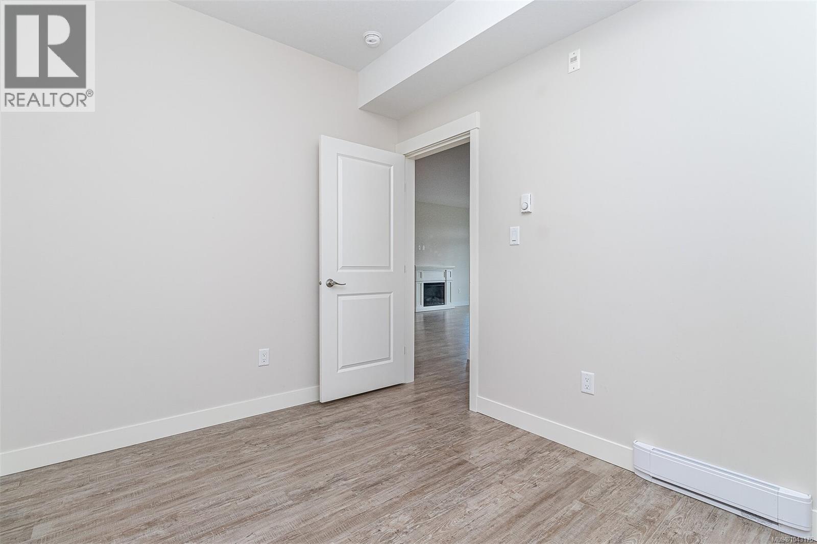 #302 1900 Tulsa Rd - 21