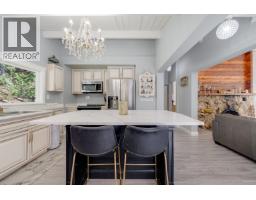 3870 Emerald Drive, North Vancouver, BC V7R3B8 Photo 13