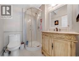 3870 Emerald Drive, North Vancouver, BC V7R3B8 Photo 17