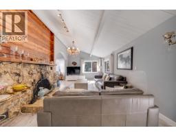 3870 Emerald Drive, North Vancouver, BC V7R3B8 Photo 7