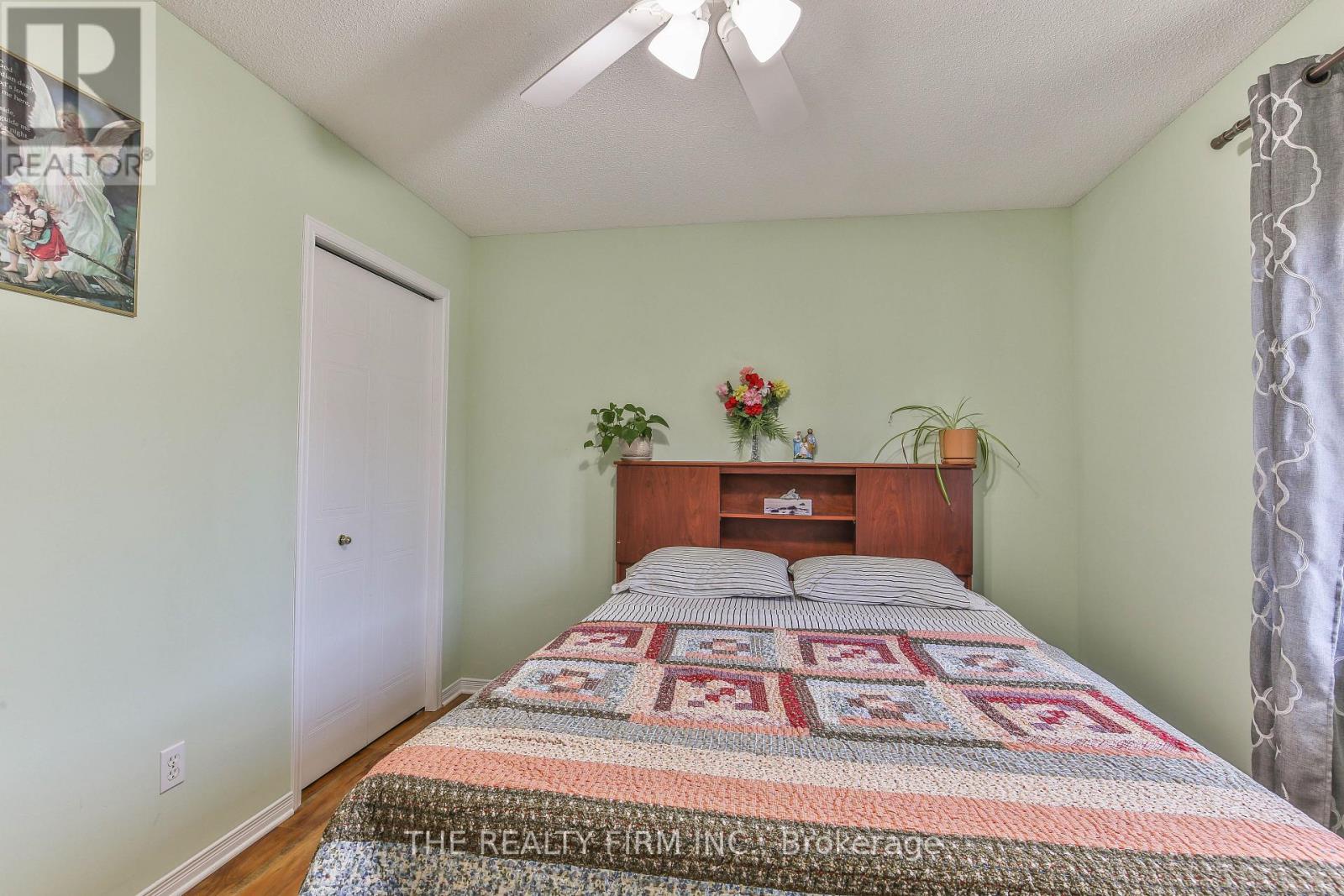 #11 100 STROUD CRESCENT - 22