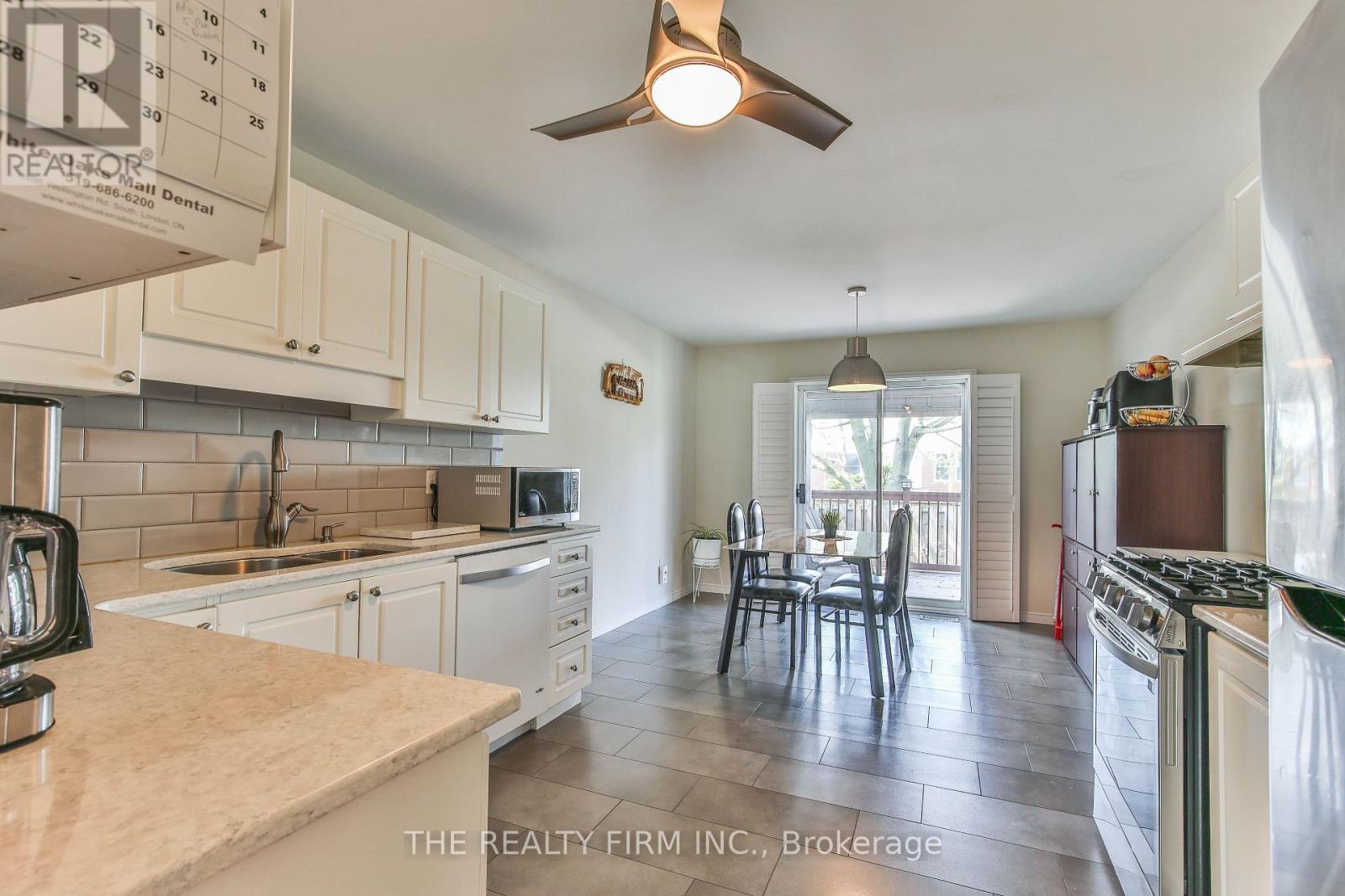 #11 100 STROUD CRESCENT - 14