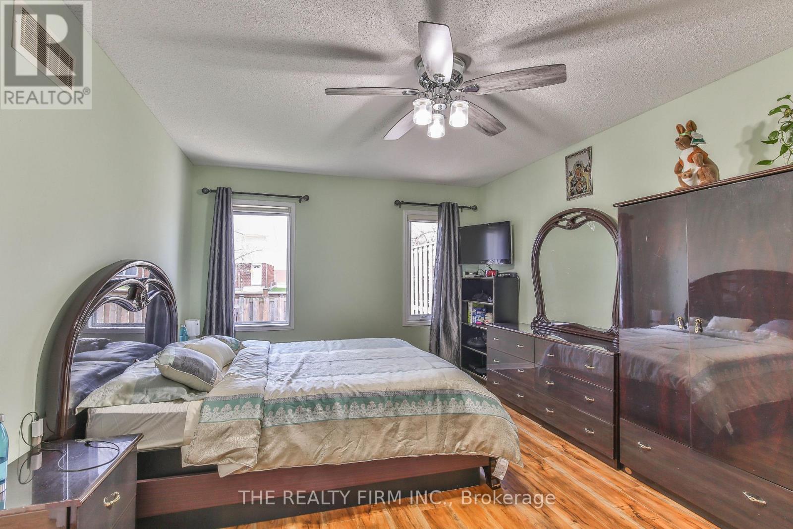 #11 100 STROUD CRESCENT - 19