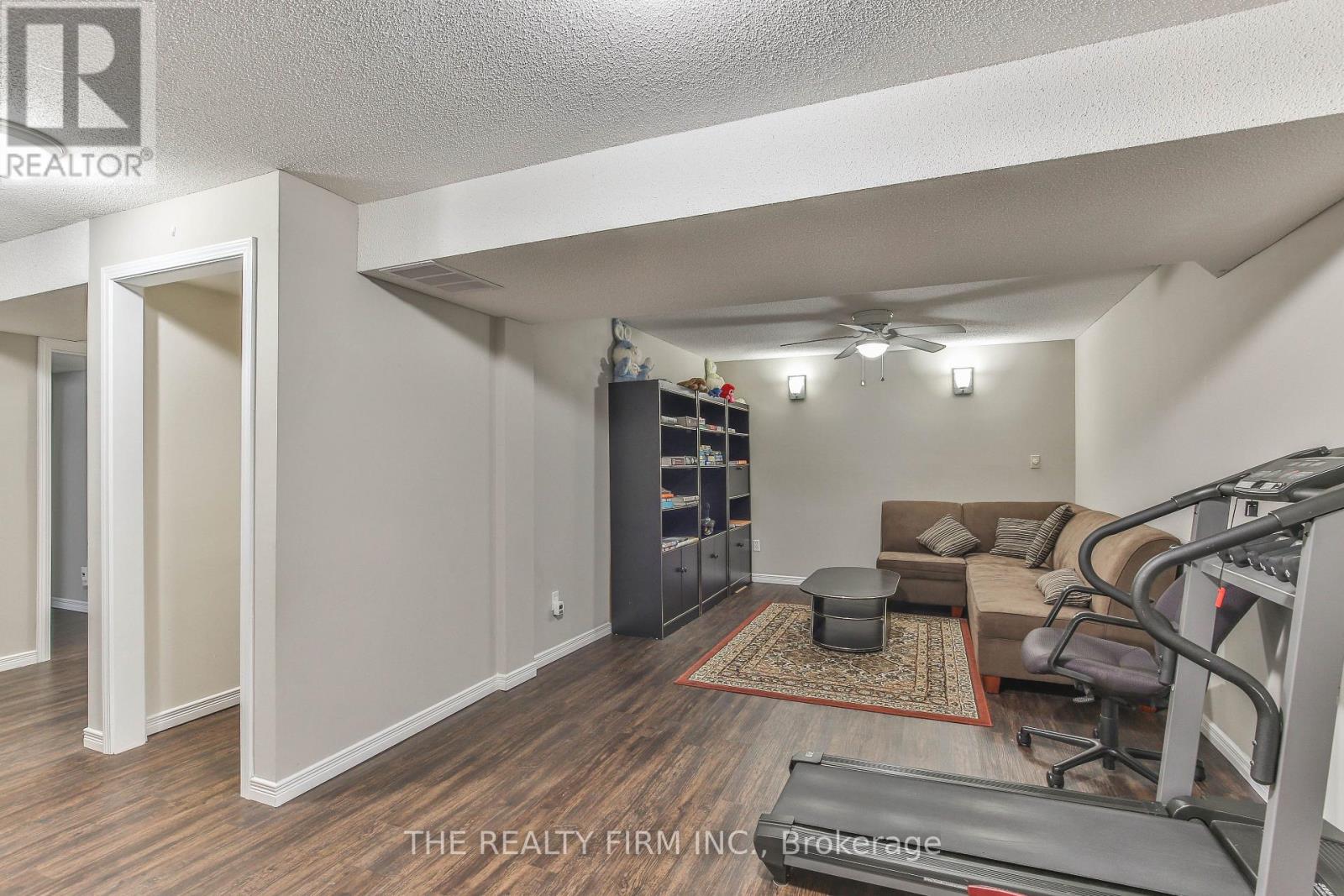#11 100 STROUD CRESCENT - 25