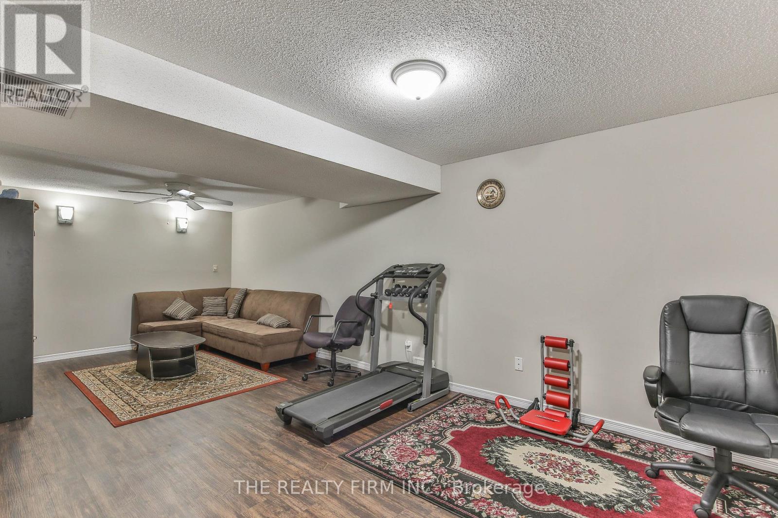 #11 100 STROUD CRESCENT - 24