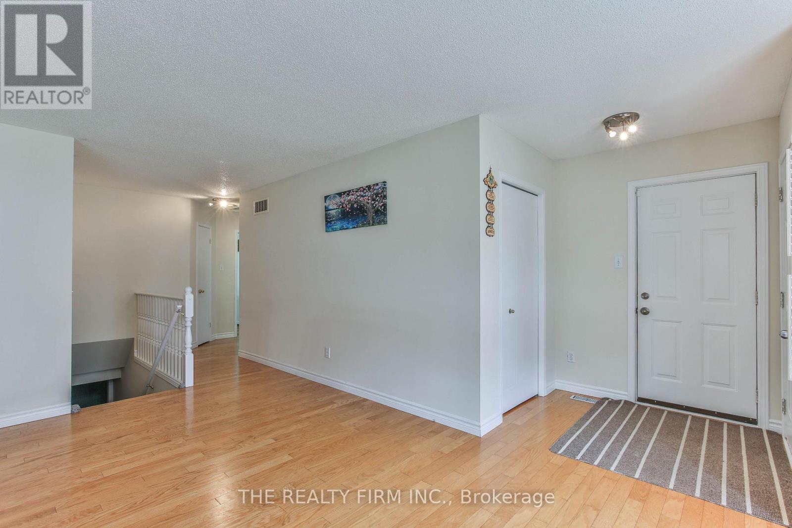 #11 100 STROUD CRESCENT - 5