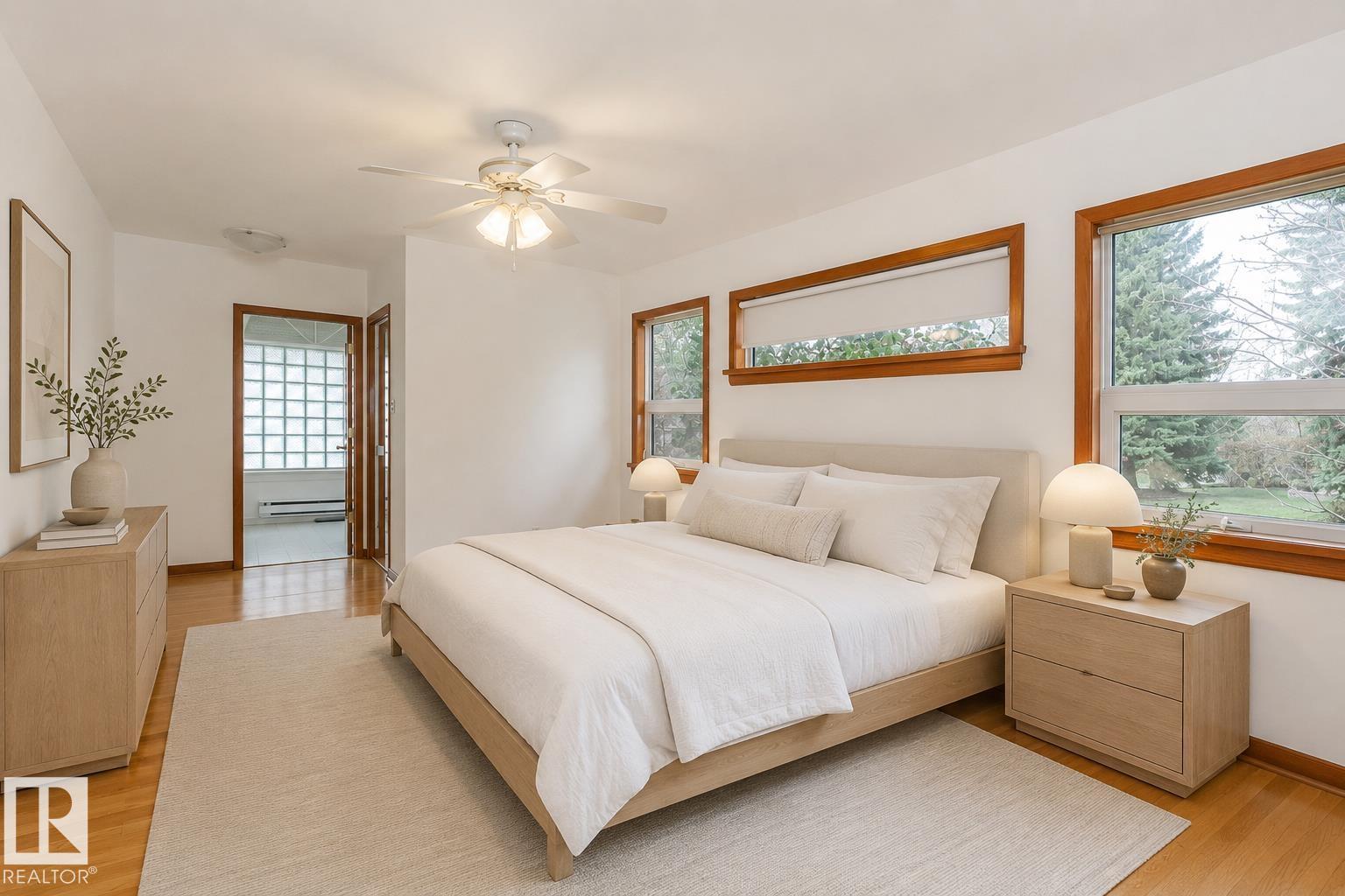 8935 120 ST NW - 2
