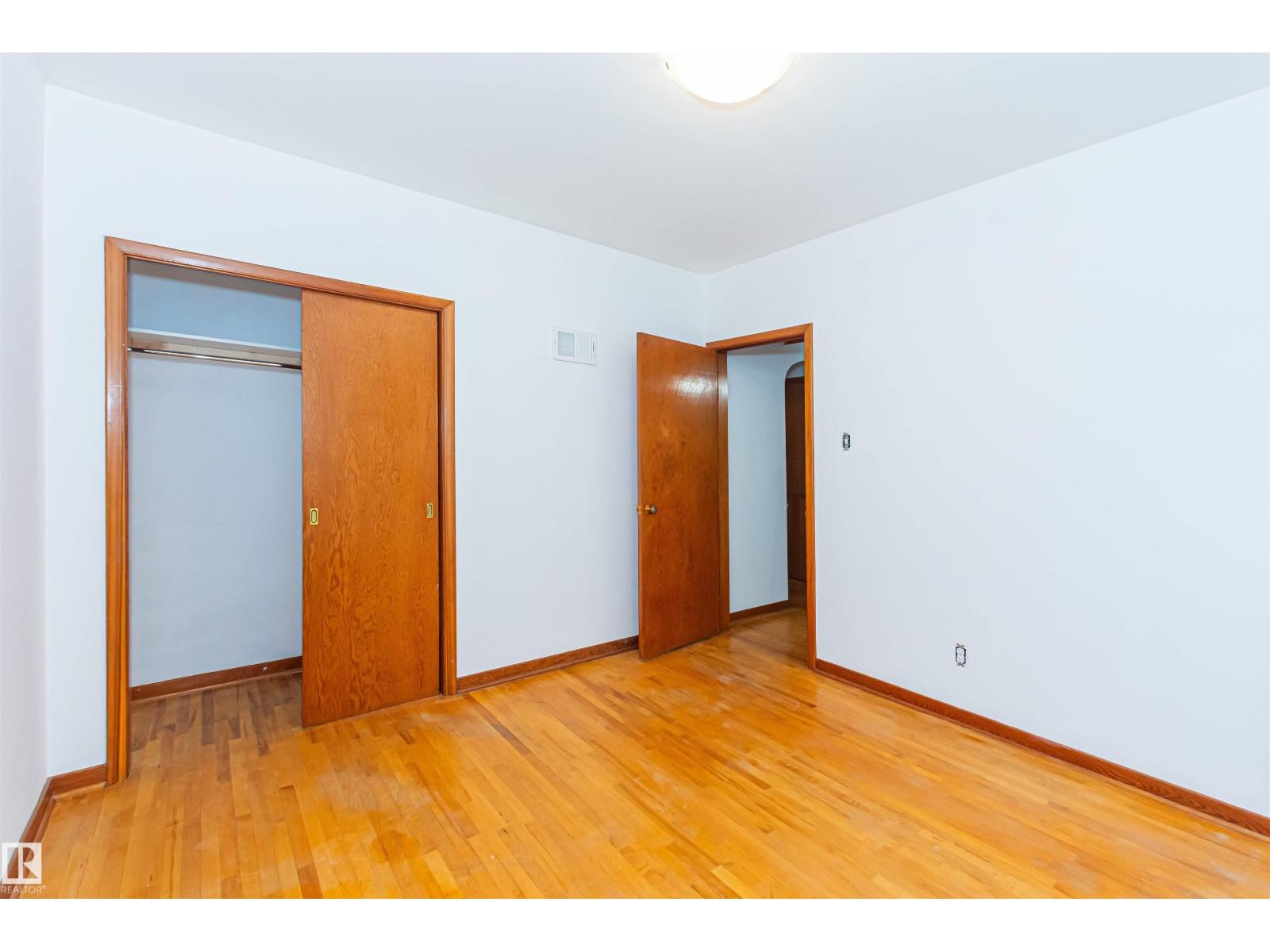 8935 120 ST NW - 20