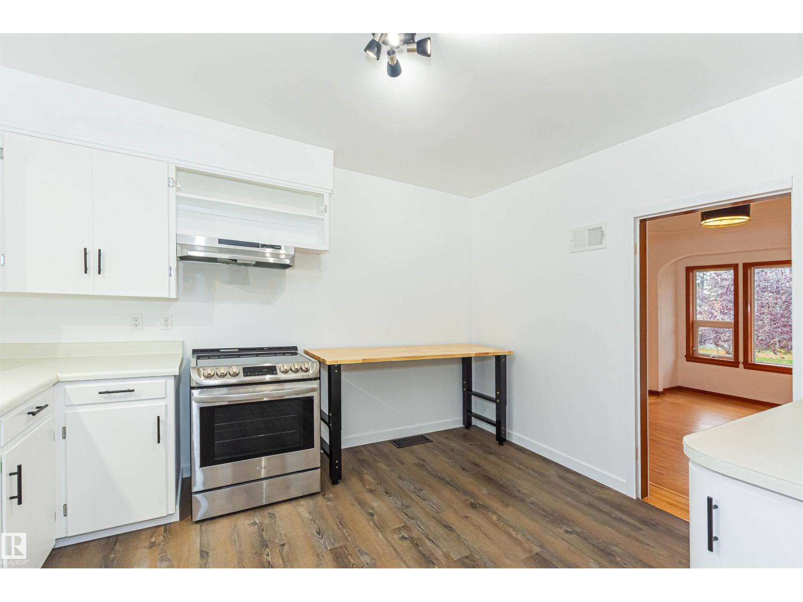 8935 120 ST NW - 15