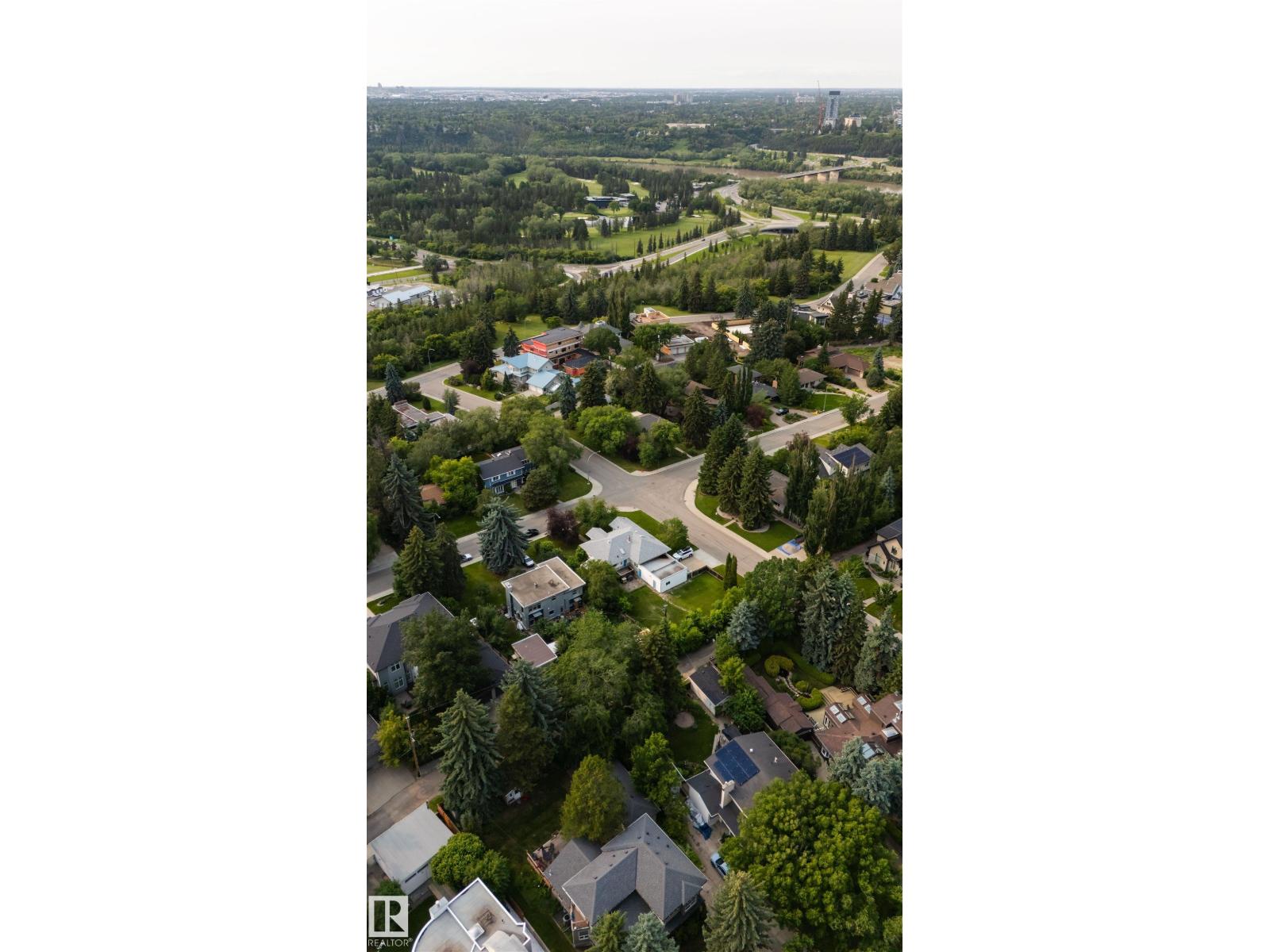 8935 120 ST NW - 38