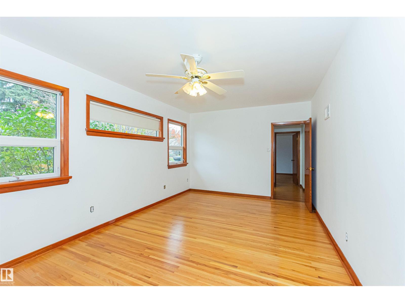 8935 120 ST NW - 24