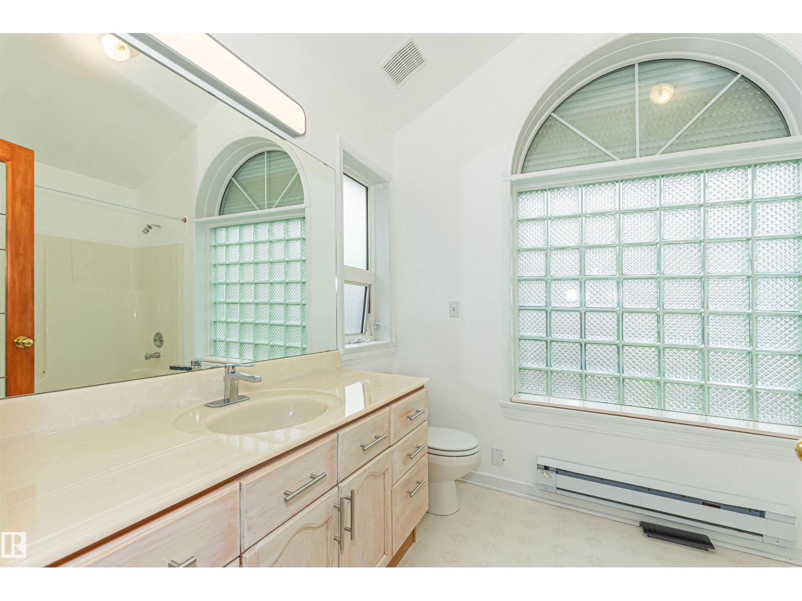 8935 120 ST NW - 26