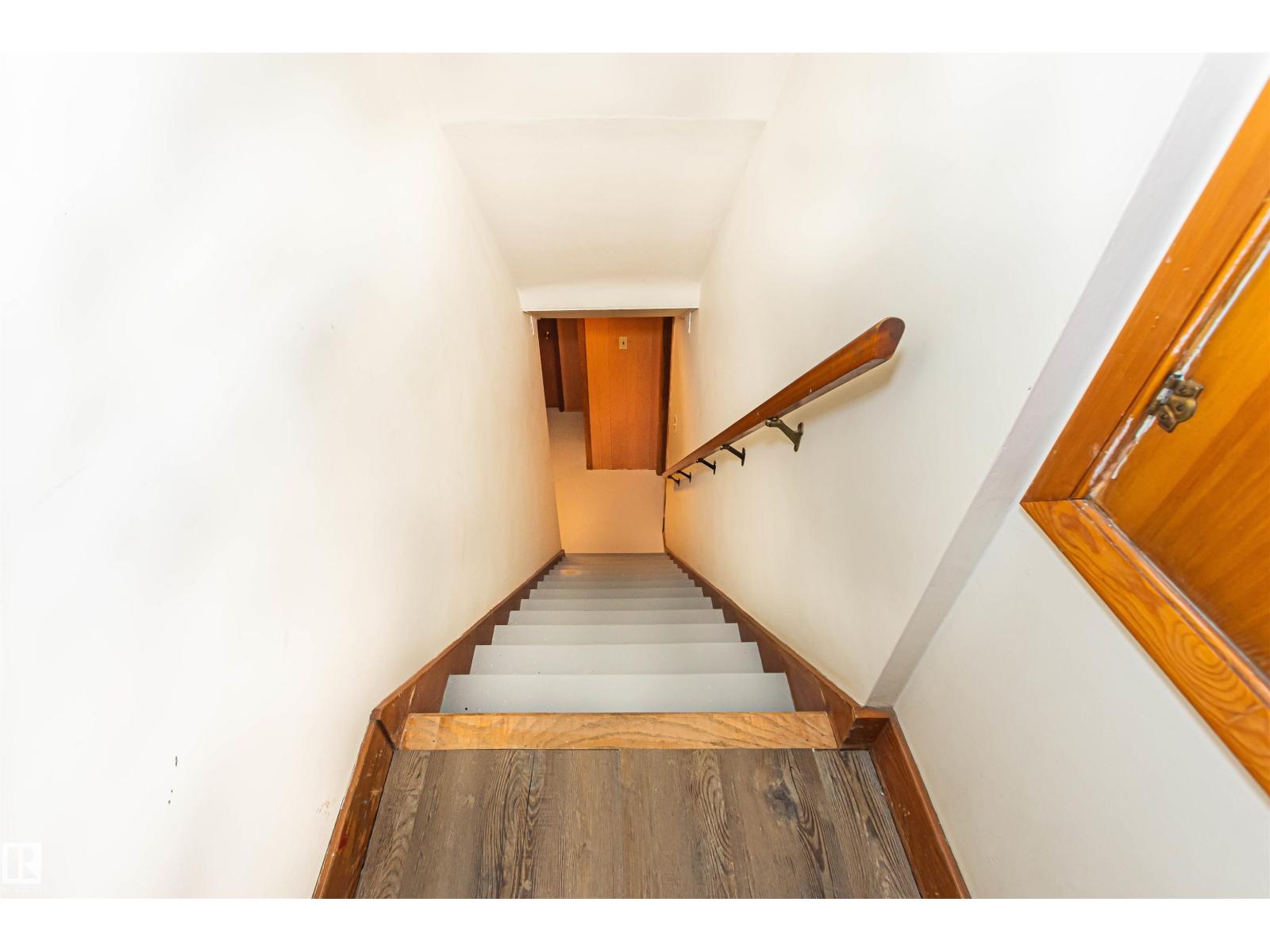 8935 120 ST NW - 30