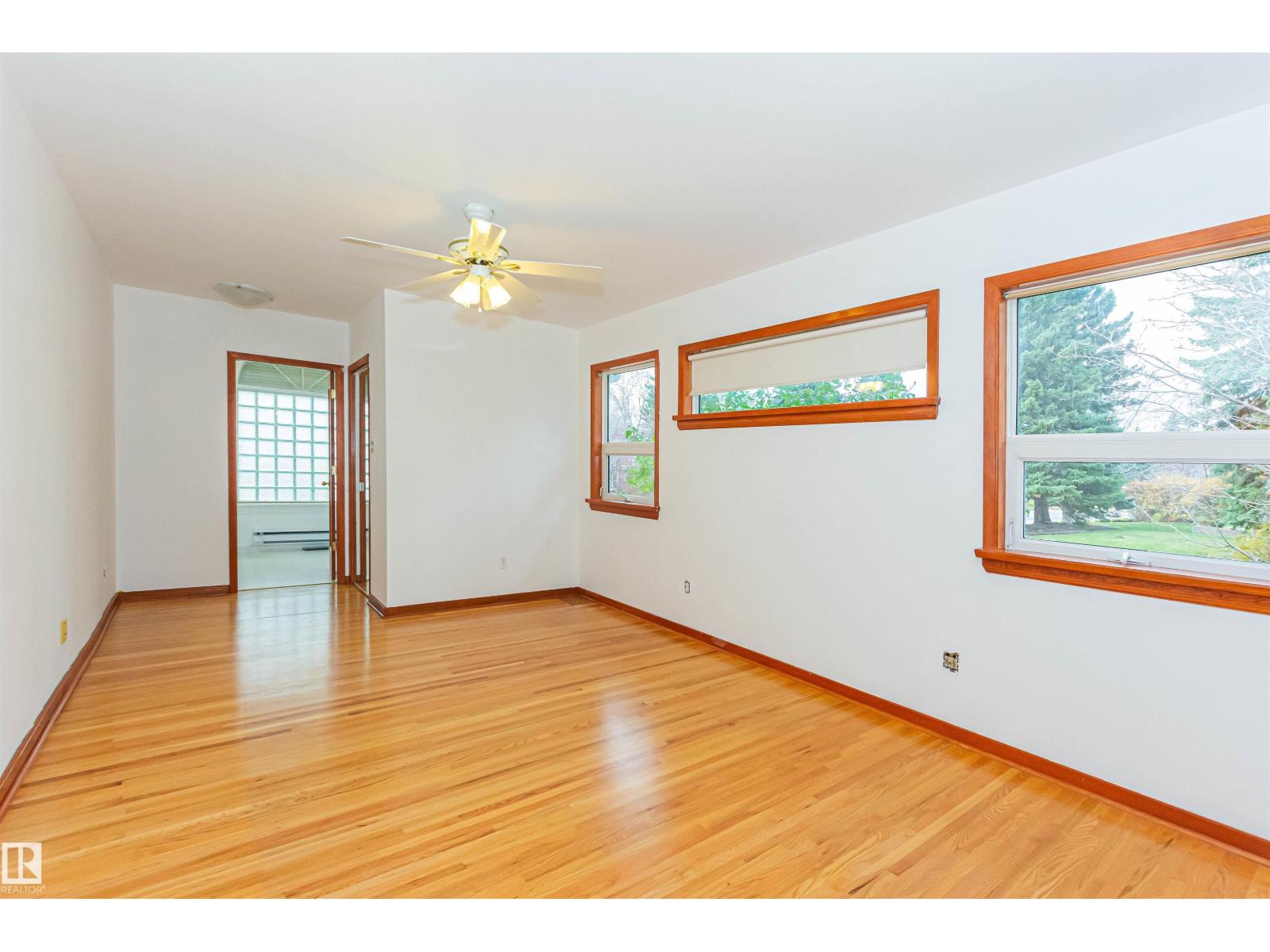 8935 120 ST NW - 22