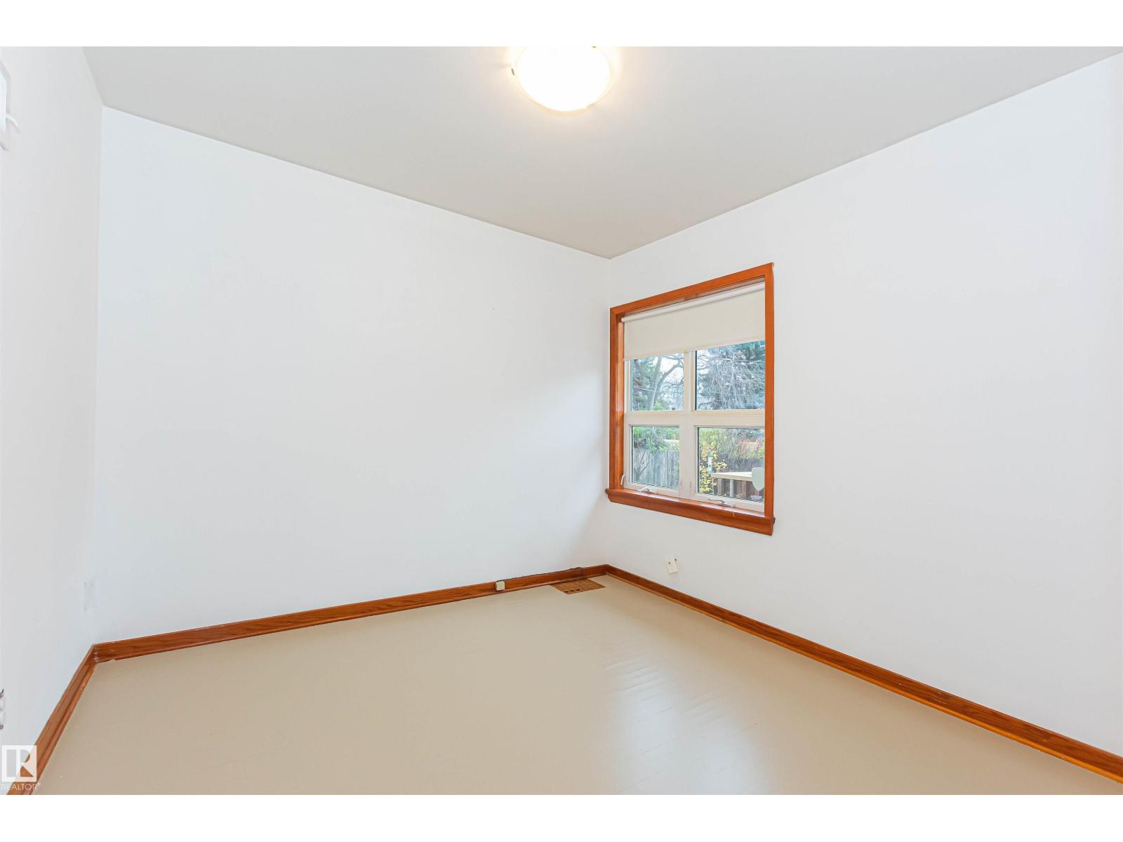 8935 120 ST NW - 17