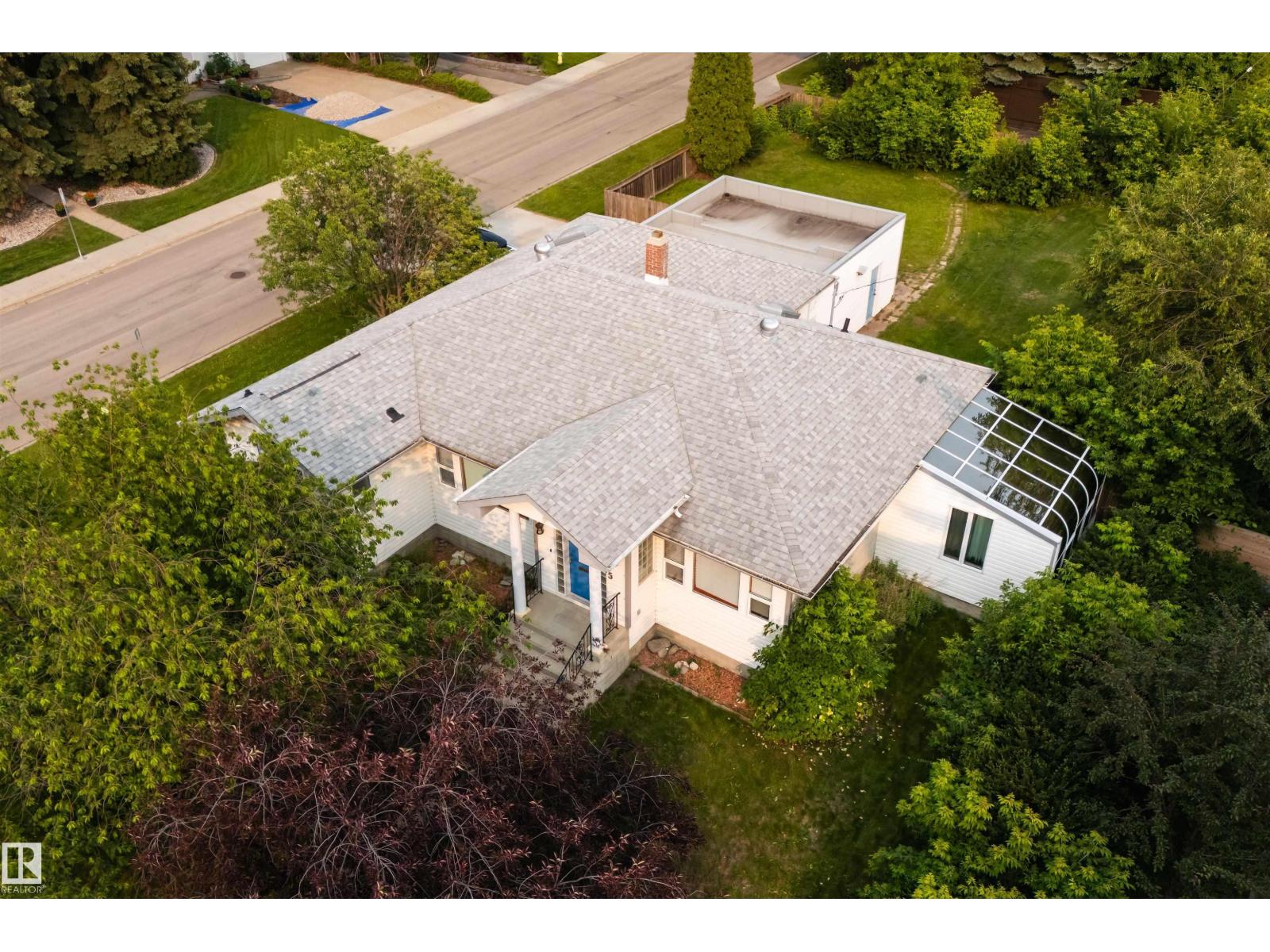 8935 120 ST NW - 37