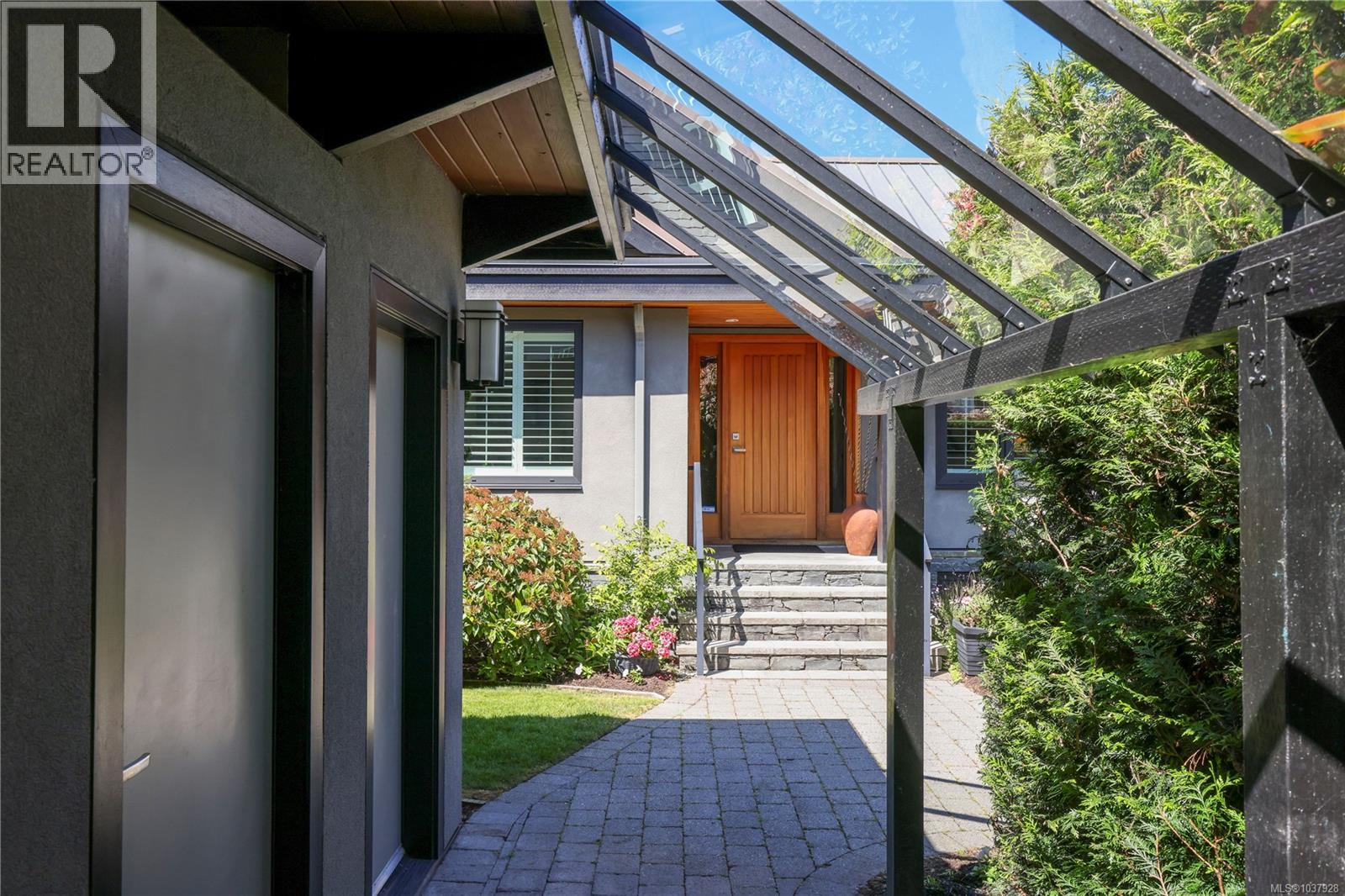 311 Poplar Ave - 24