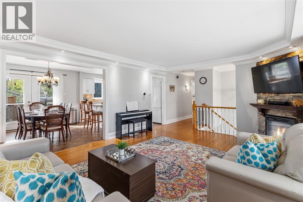 768 Grenfell DRIVE - 9