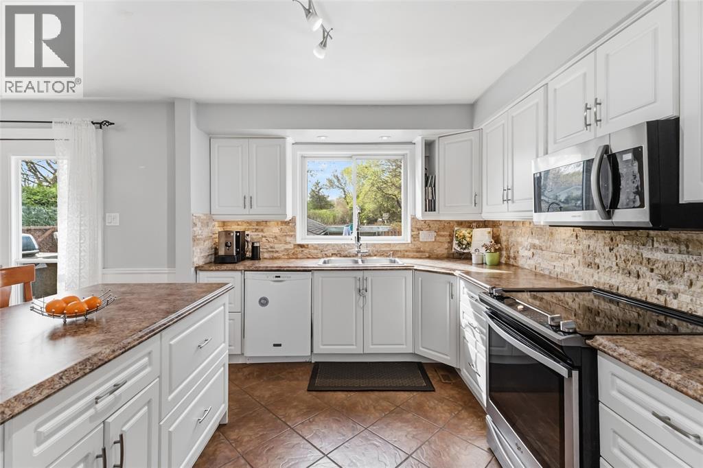 768 Grenfell DRIVE - 14