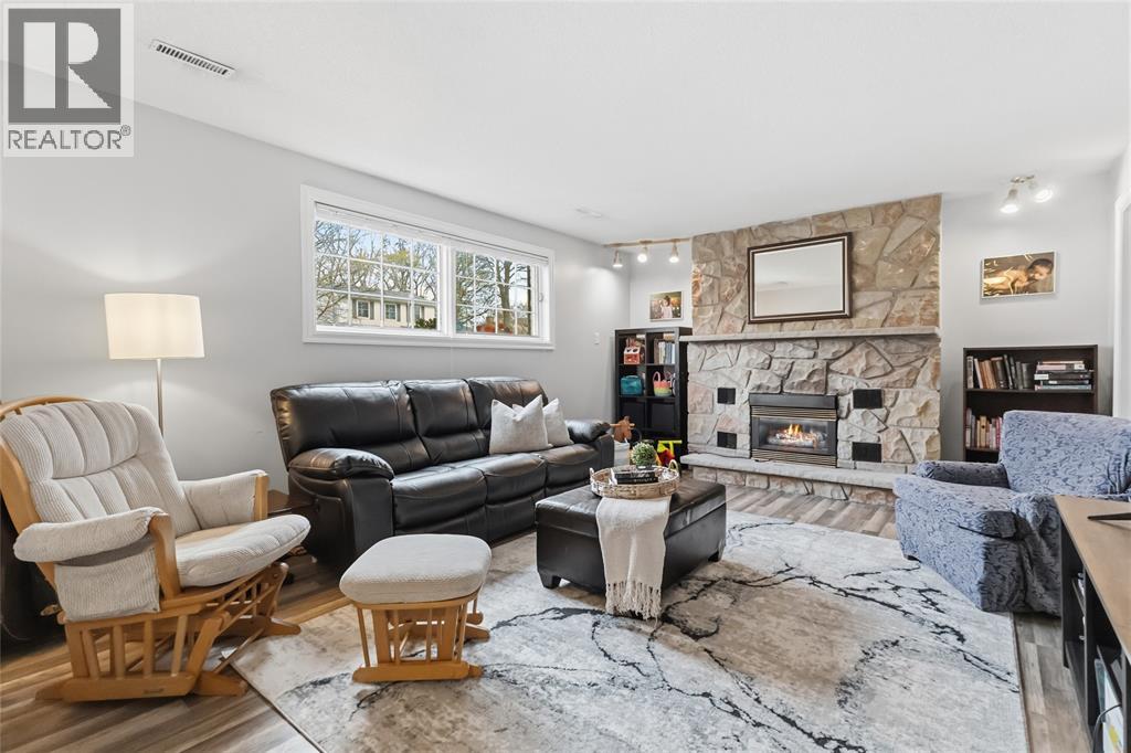 768 Grenfell DRIVE - 23