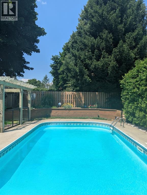 768 Grenfell DRIVE - 42