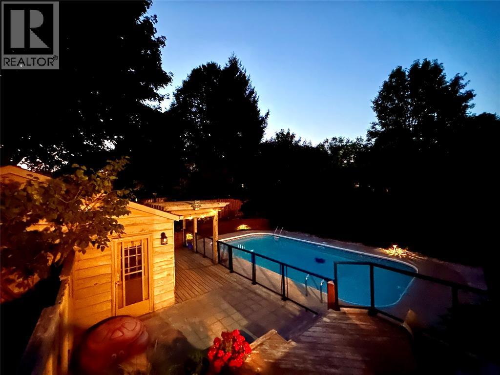 768 Grenfell DRIVE - 44
