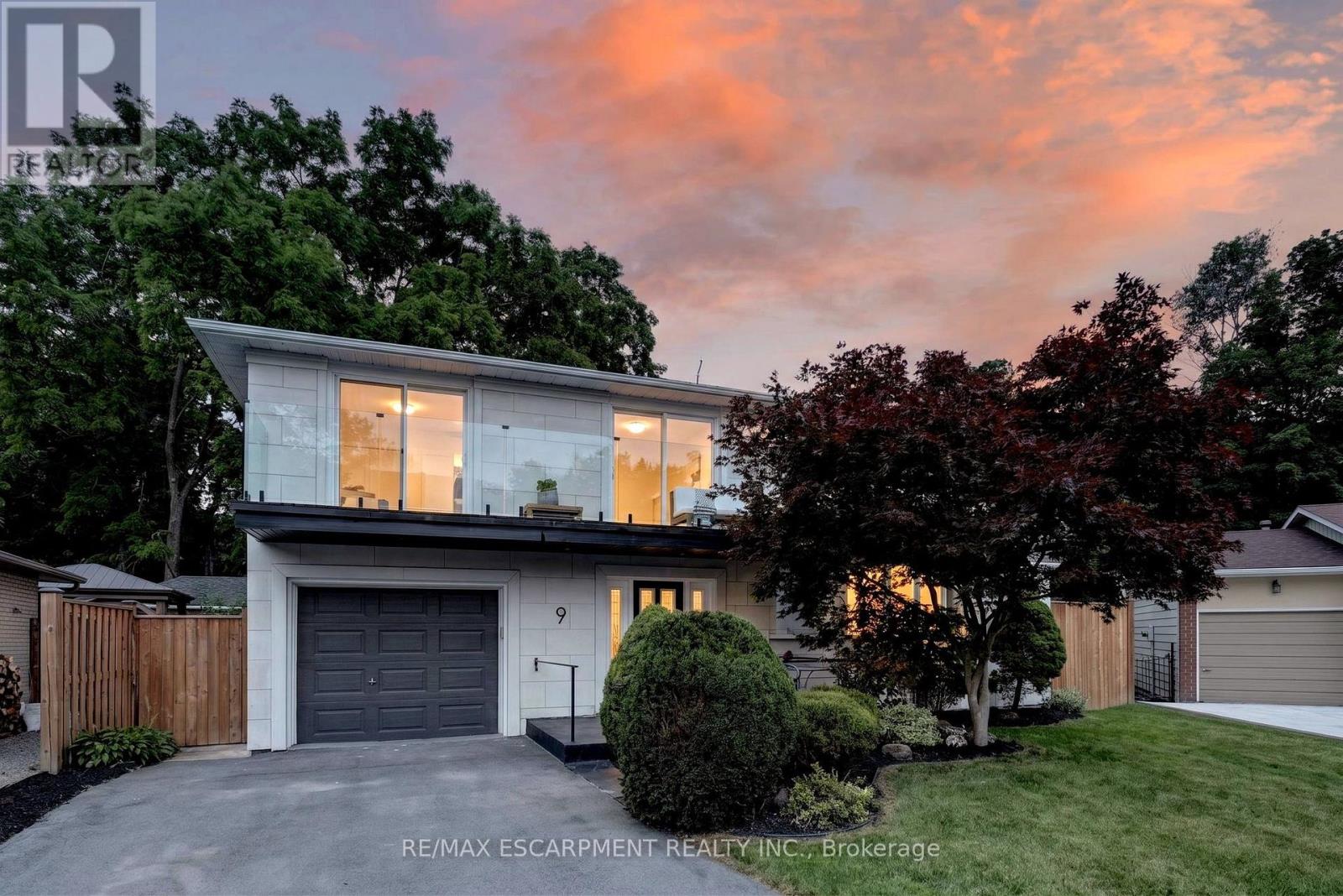9 LESLIE DRIVE - 1