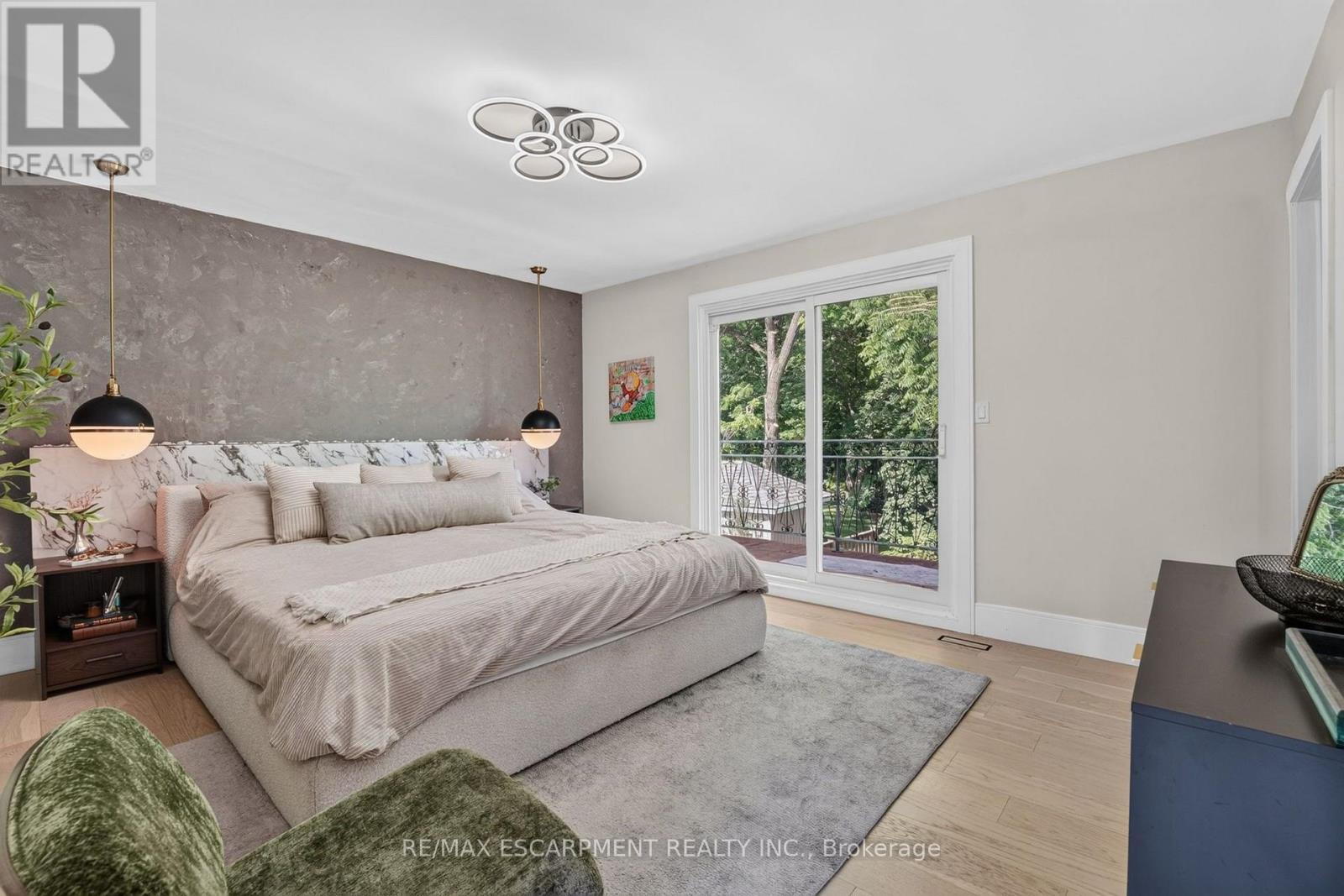 9 LESLIE DRIVE - 20