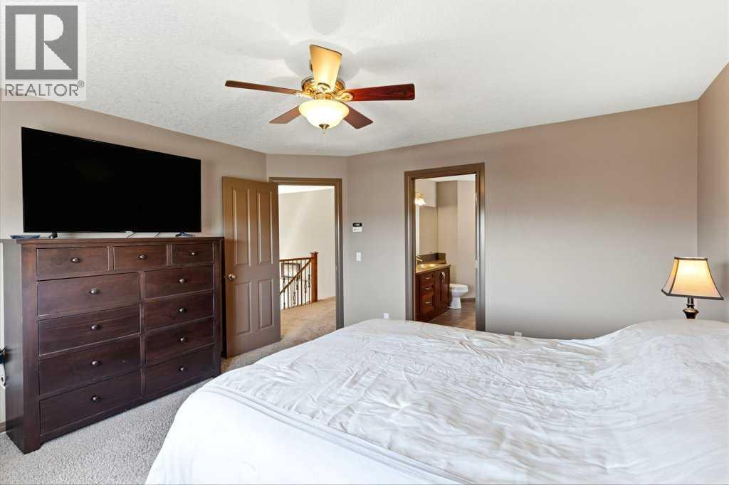 23 Aspen Stone Crescent SW - 22
