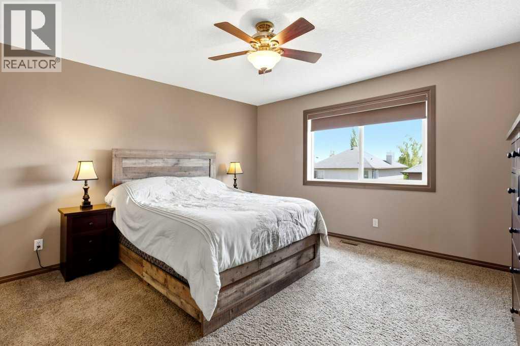 23 Aspen Stone Crescent SW - 21