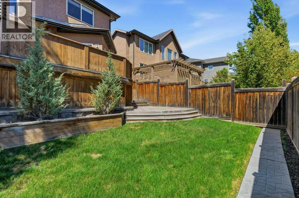 23 Aspen Stone Crescent SW - 39