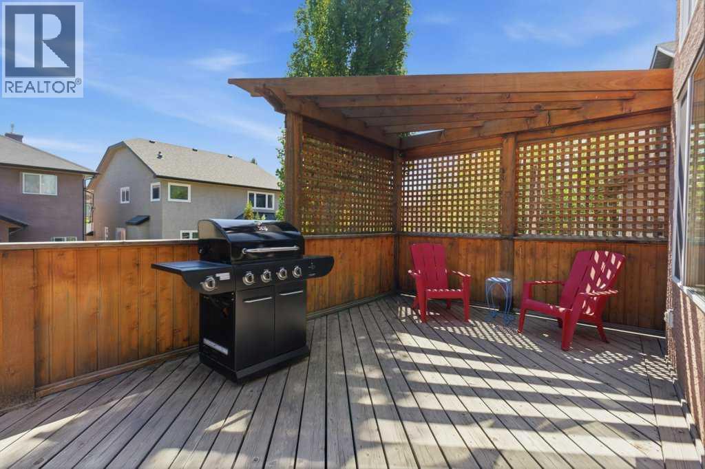 23 Aspen Stone Crescent SW - 40