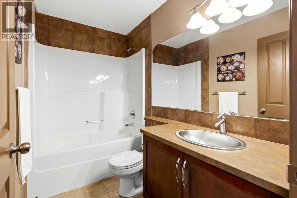 23 Aspen Stone Crescent SW - 29