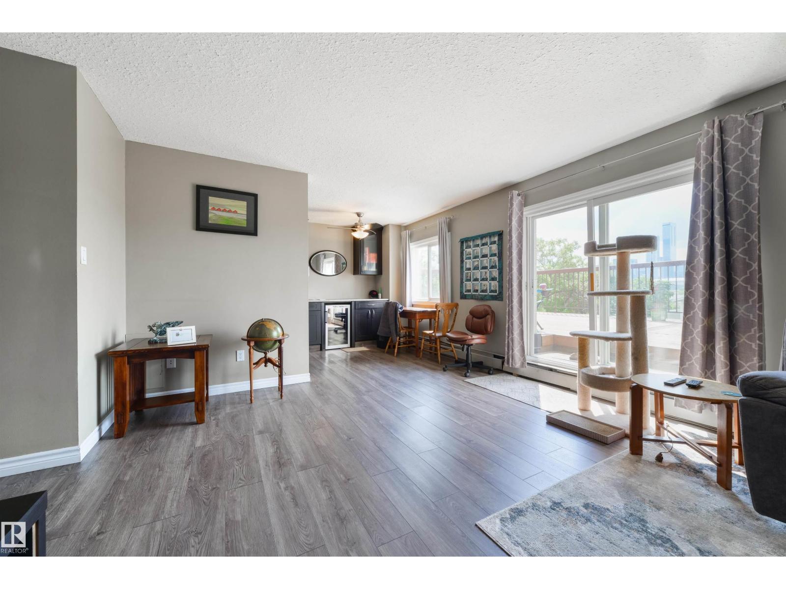 #401 11026 106 ST NW - 13