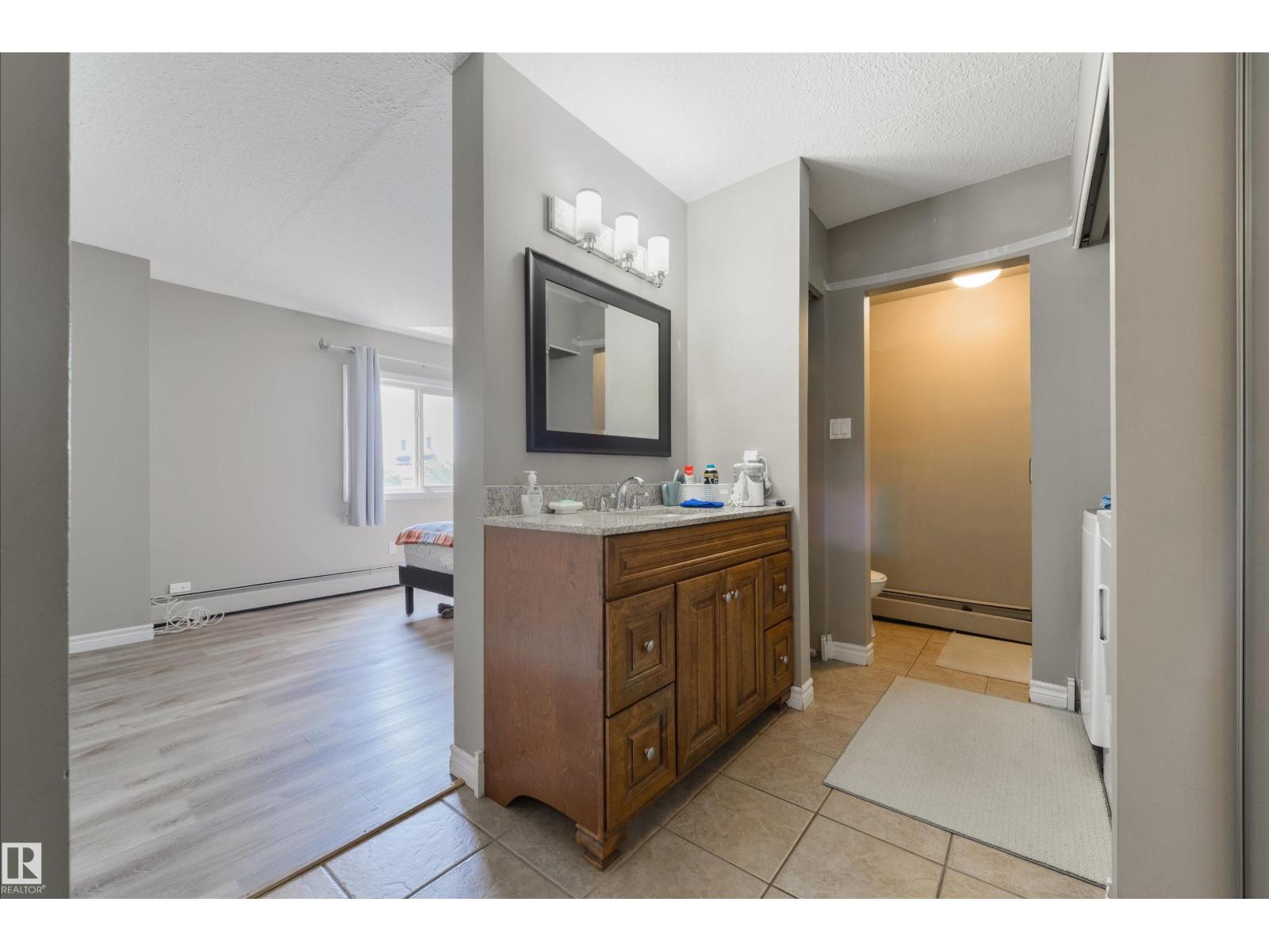 #401 11026 106 ST NW - 22