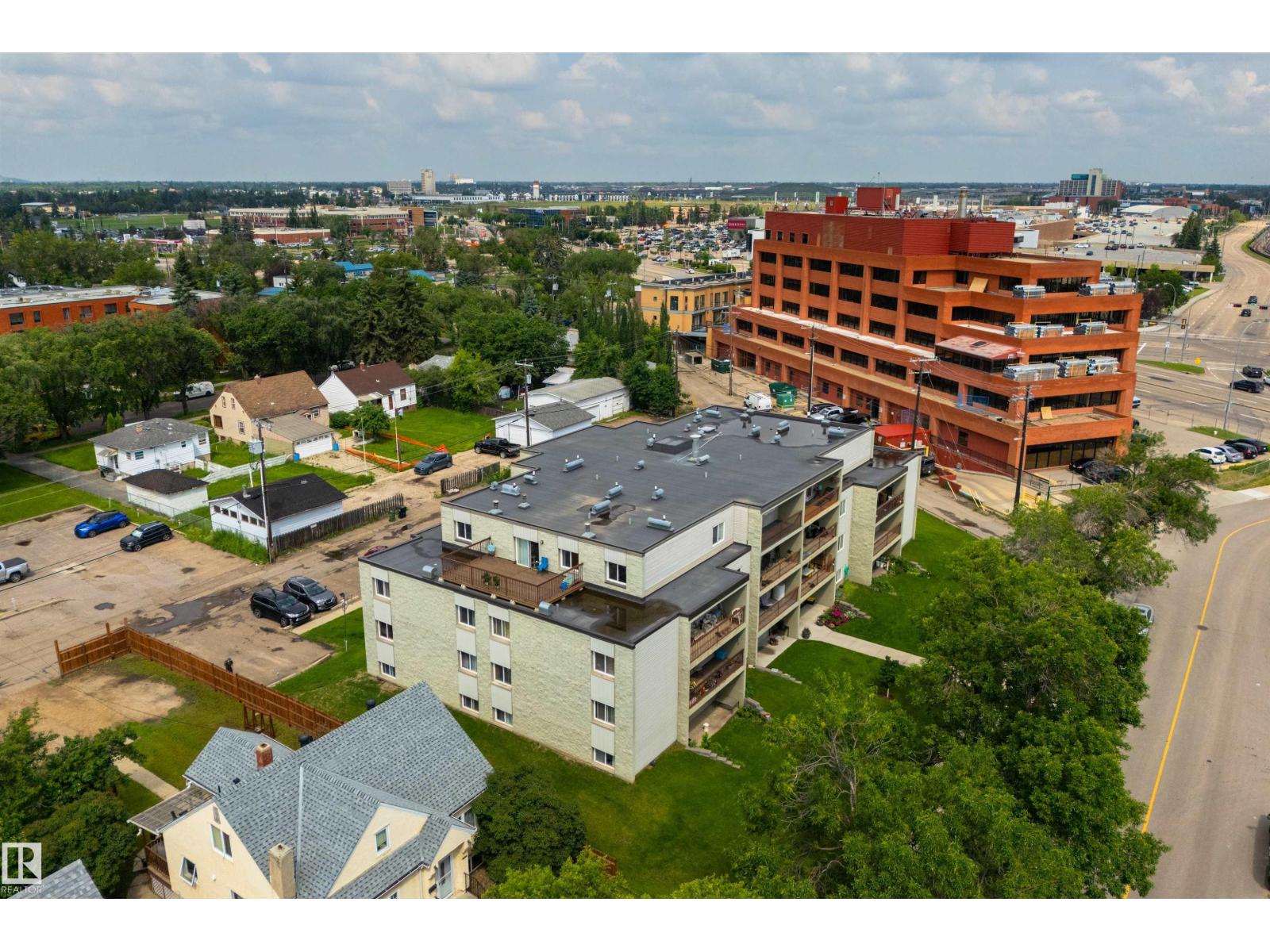 #401 11026 106 ST NW - 6