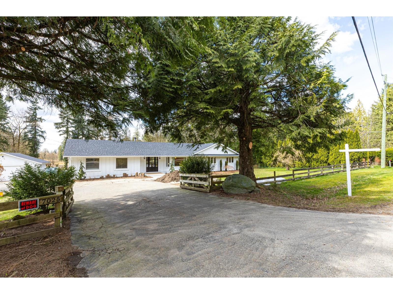 7025 HESSLEA CRESCENT, Abbotsford