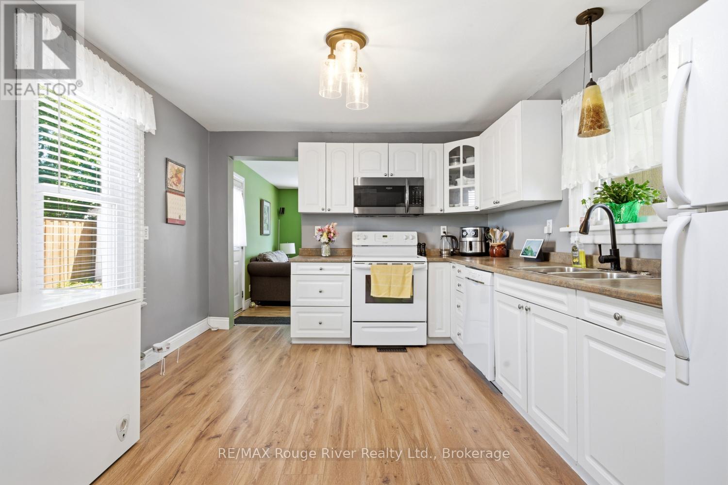 111 LINGHAM STREET - 3