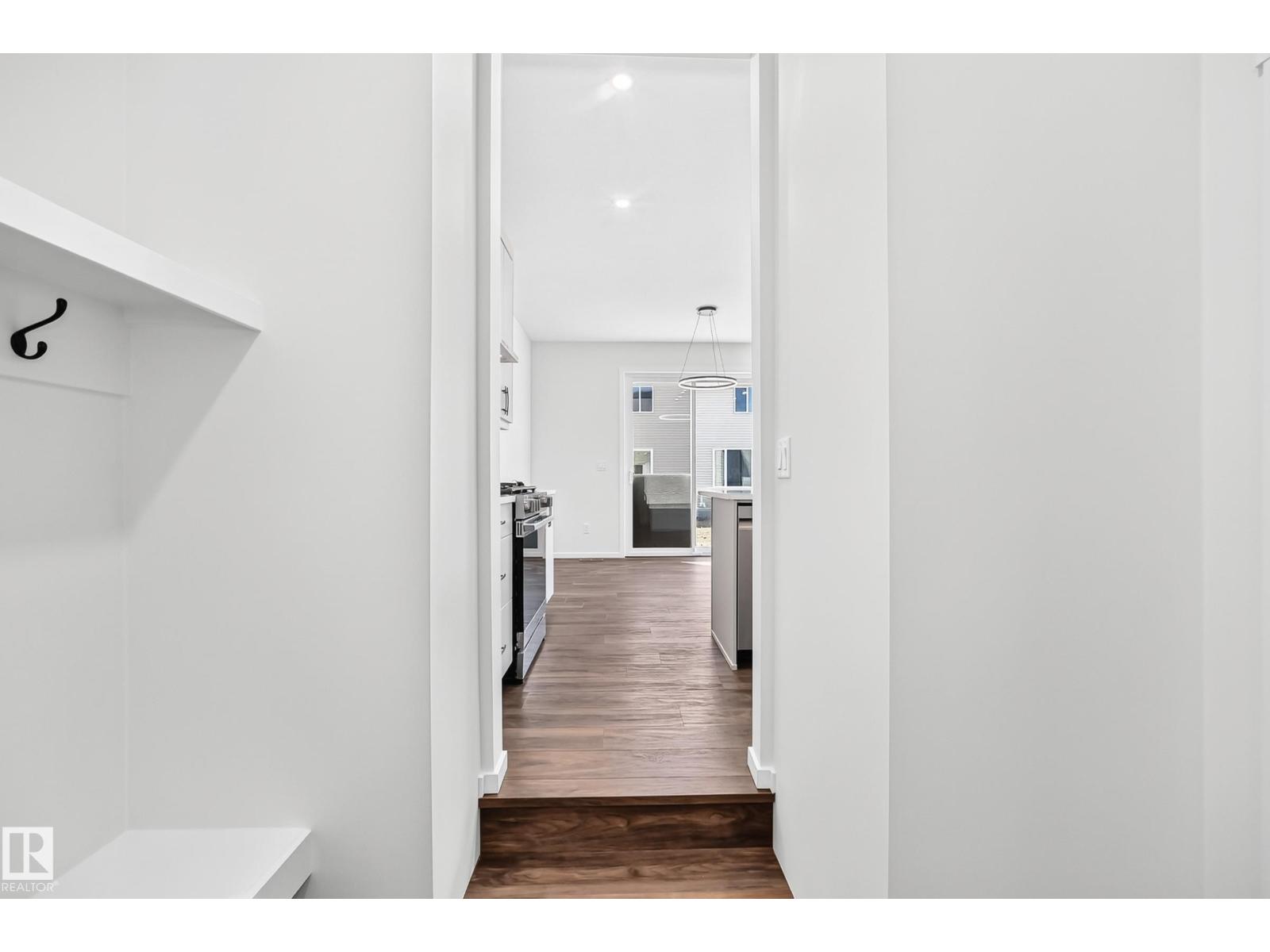 1508 205 ST NW - 20
