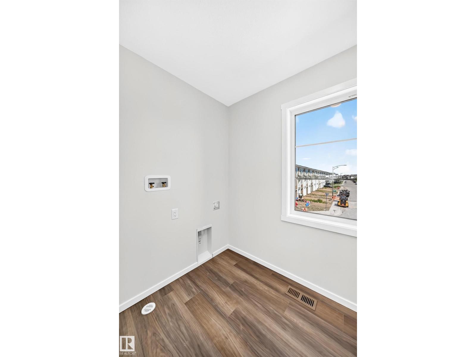 1508 205 ST NW - 52